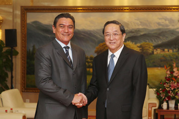 Le conseiller politique supr&ecirc;me chinois rencontre le Premier ministre de Vanuatu