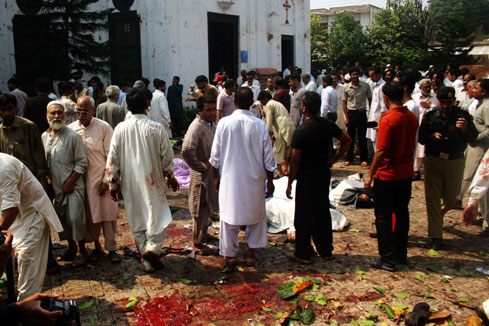 Pakistan: 78 morts et 146 bless&eacute;s dans un double attentat suicide