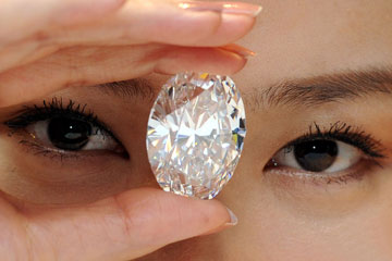 Le plus gros diamant pur incolore sera mis aux ench&egrave;res &agrave; Hong Kong en octobre