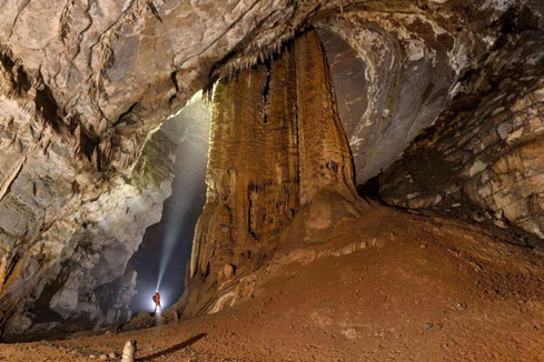 Chine : une grotte g&eacute;ante d&eacute;couverte pr&egrave;s de la ville de Chongqing