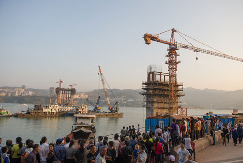 Chine: deux personnes port&eacute;es disparues &agrave; la suite de l'effondrement d'un pont &agrave; Chongqing