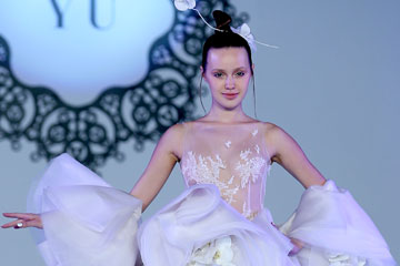 Un d&eacute;fil&eacute; des cr&eacute;ations de la styliste Lan Yu &agrave; Beijing