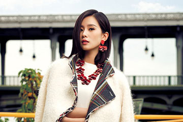 L'actrice chinoise Liu Shishi pose pour un magazine