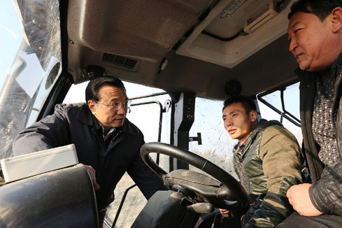 Li Keqiang appelle &agrave; une r&eacute;forme rurale globale