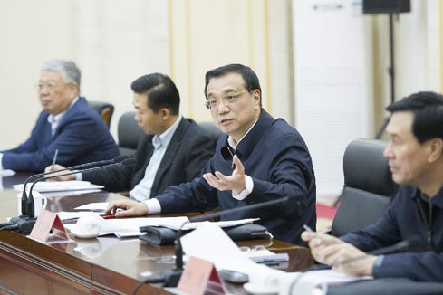 Le PM chinois appelle &agrave; davantage d'efforts pour le d&eacute;veloppement &eacute;conomique et le bien-&ecirc;tre social