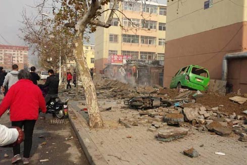 Explosion d'un ol&eacute;oduc en Chine: le bilan s'alourdit &agrave; 47 morts