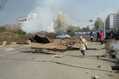 Explosions d'un ol&eacute;oduc en Chine: le bilan s'alourdit &agrave; 48 morts