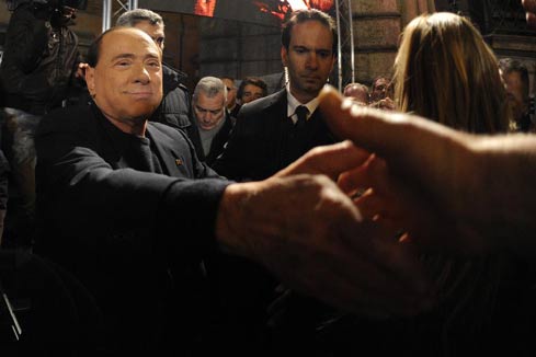 Le S&eacute;nat italien d&eacute;cide d'exclure Berlusconi du parlement