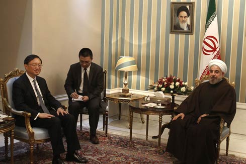 Le pr&eacute;sident iranien rencontre le conseiller d'Etat chinois Yang Jiechi