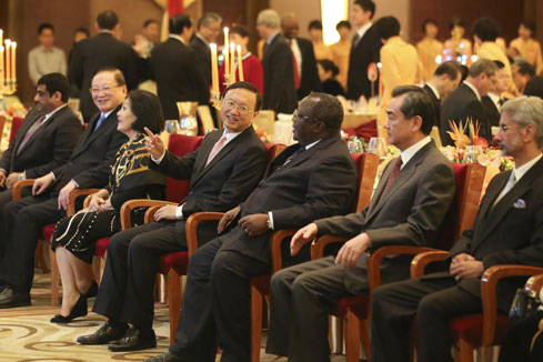 La Chine contribuera davantage &agrave; la paix dans le monde : ministre des AE