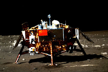 Le rover lunaire chinois poursuit son exploration après avoir pris en photo le module d'alunissage