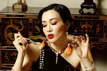 L'actrice Christy Chung pose pour un magazine