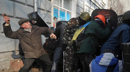25 morts dans les affrontements en Ukraine