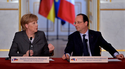 Les dirigeants français et allemands condamnent les violences en Ukraine et promettent des santions