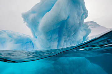 Photo : les glaciers du p&ocirc;le Sud vus sous l'eau