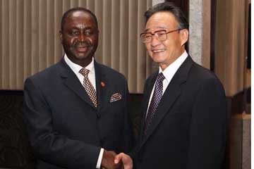Wu Bangguo rencontre le pr&eacute;sident centrafricain