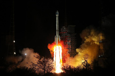 La Chine envoie dans l'espace des satellites jumeaux de navigation Beidou-3