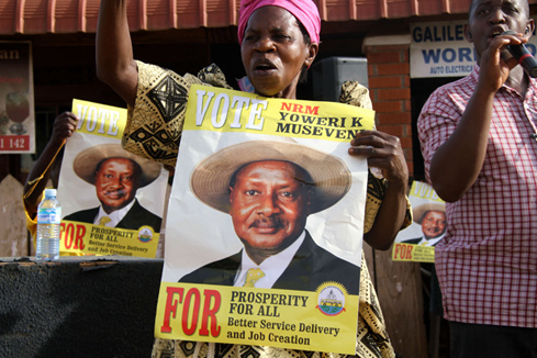 Ouganda: Yoweri Museveni r&eacute;&eacute;lu pour un nouveau mandat de 5 ans