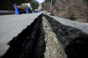 Japon : le bilan du s&eacute;isme et du tsunami s'&eacute;l&egrave;ve &agrave; 10.151 morts