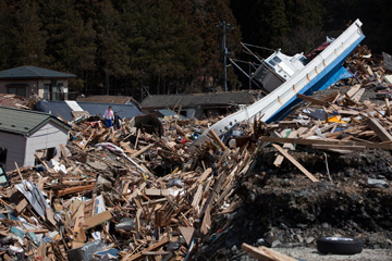 S&eacute;isme/Japon : le bilan s'&eacute;l&egrave;ve &agrave; 11 102 morts