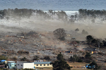 Japon: le bilan du s&eacute;isme et du tsunami s'&eacute;l&egrave;ve &agrave; 13 392 morts