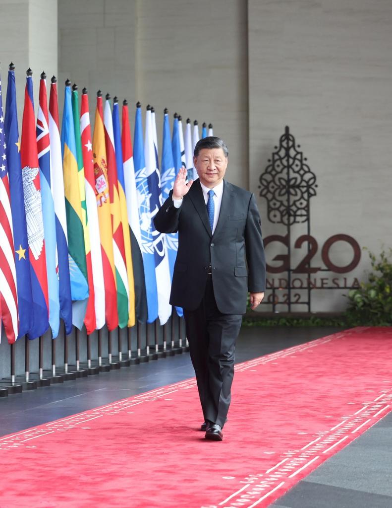 Xi Jinping se dirige vers le lieu du 17e Sommet du Groupe des 20 (G20) à Bali, en Indonésie, le 15 novembre 2022. (Photo : Ju Peng)