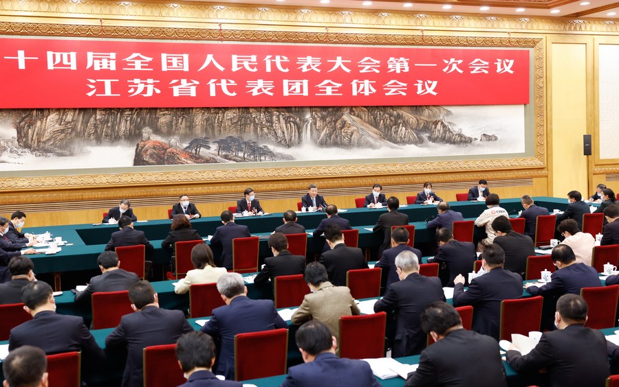 Xi Jinping participe à une délibération avec les députés de la délégation de la province du Jiangsu
