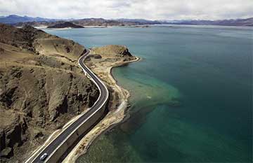 L'autoroute Xinjiang-Tibet, l'une des routes carrossables les plus hautes du monde